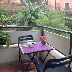 Dreibettzimmer, Balkon | Terrasse/Patio