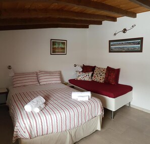 1 多间卧室、高档床上用品、隔音、熨斗/熨衣板