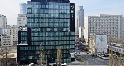 UNIT Warszawa Centrum Room by Metro Rondo ONZ