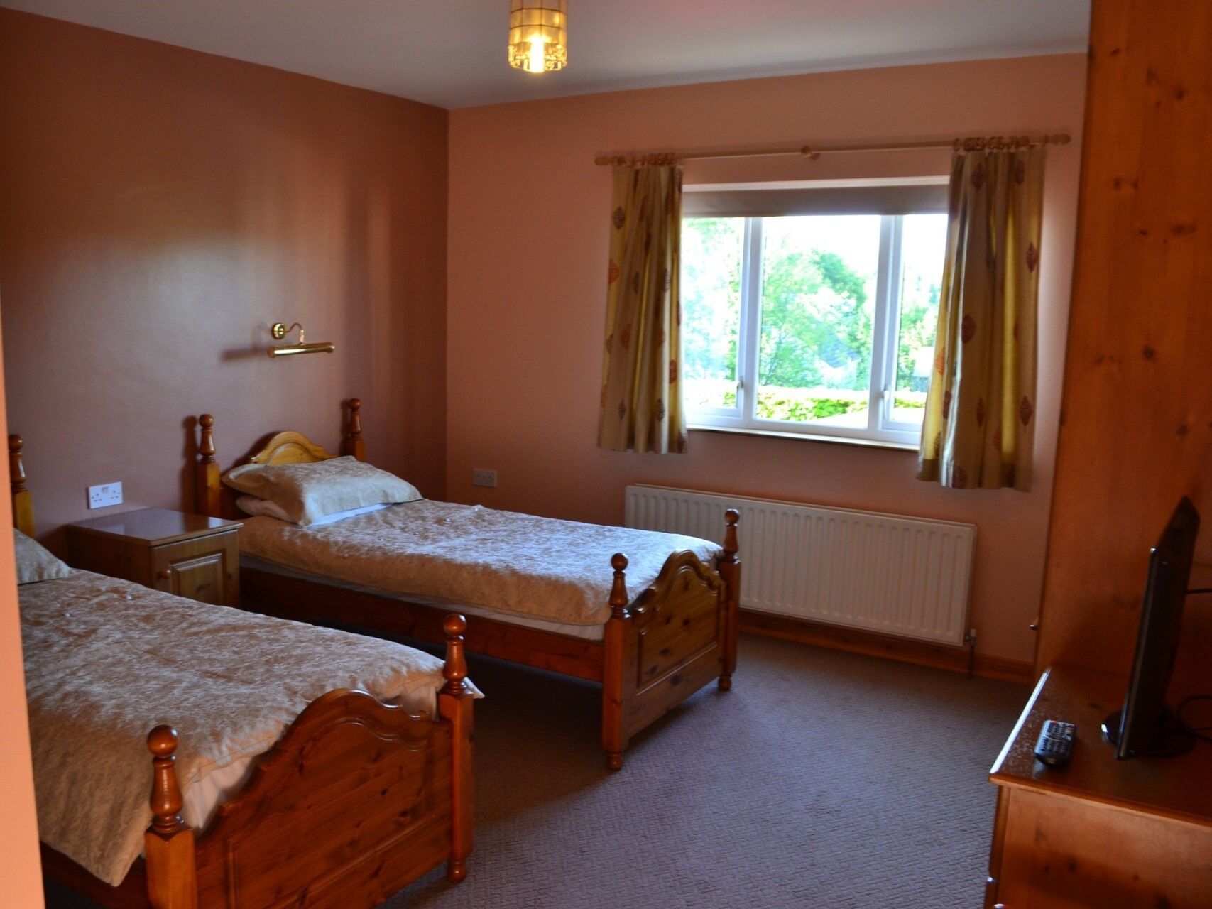 Twin Room, Ensuite | 1 bedroom, WiFi