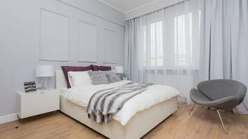 Deluxe Apartment, 2 Bedrooms | 2 bedrooms, Egyptian cotton sheets, premium bedding
