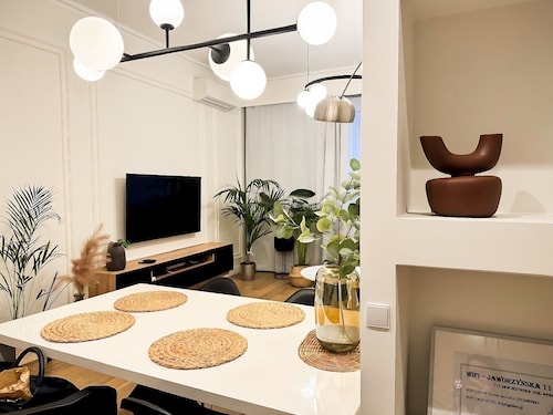 UNIT Centrum deLuX Plac Zbawiciela