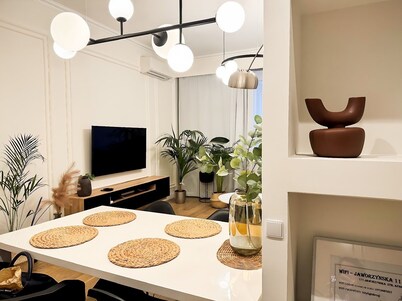 UNIT Centrum deLuX Plac Zbawiciela