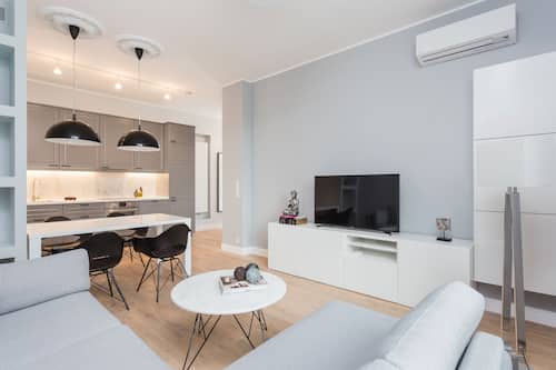 Deluxe-Apartment, 2 Schlafzimmer | Wohnzimmer | Flachbildfernseher