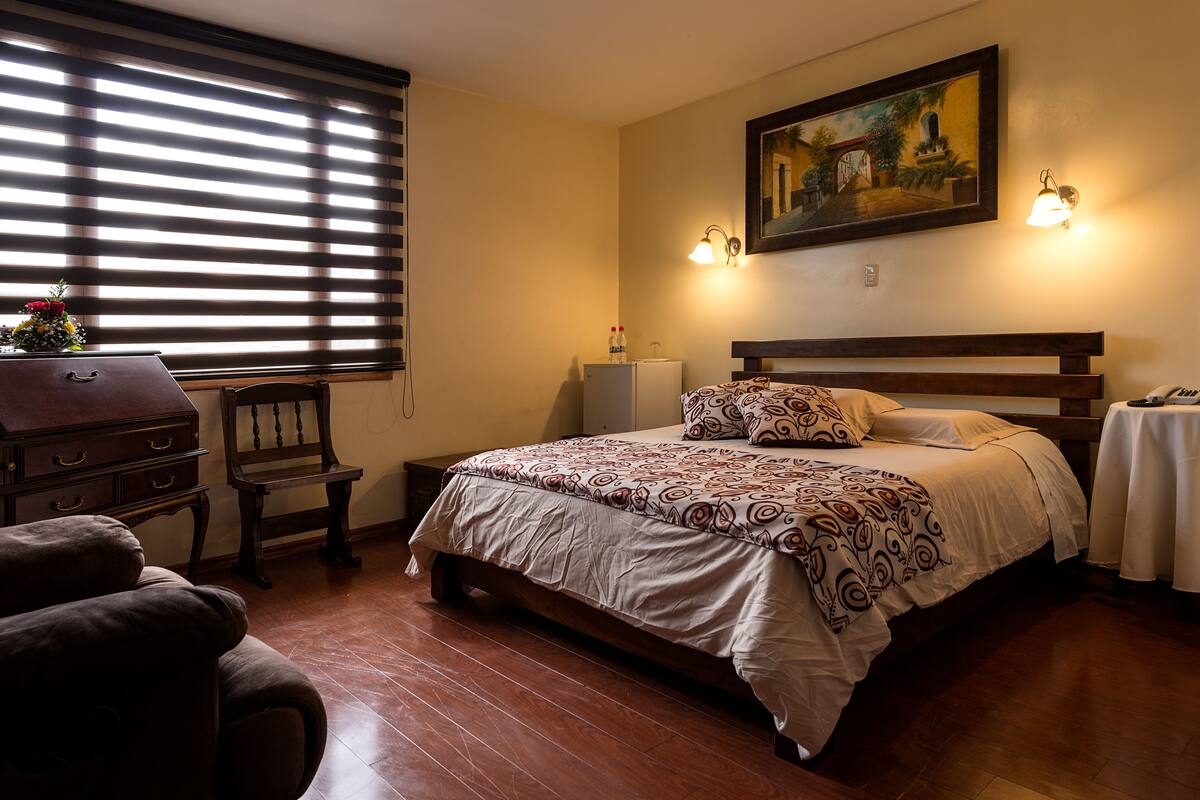 1 habitación, ropa de cama de alta calidad y escritorio
