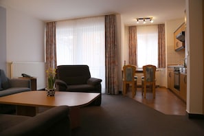 Apartment, 1 Schlafzimmer | Wohnzimmer | Flachbildfernseher