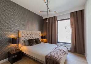 Deluxe-Apartment, 2 Queen-Betten (Stara Stocznia 4) | Schreibtisch, schallisolierte Zimmer, Bügeleisen/Bügelbrett