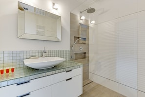 Premium Apartment, 1 Queen Bed with Sofa bed (ul. Targ Rybny 11/5) | Bathroom
