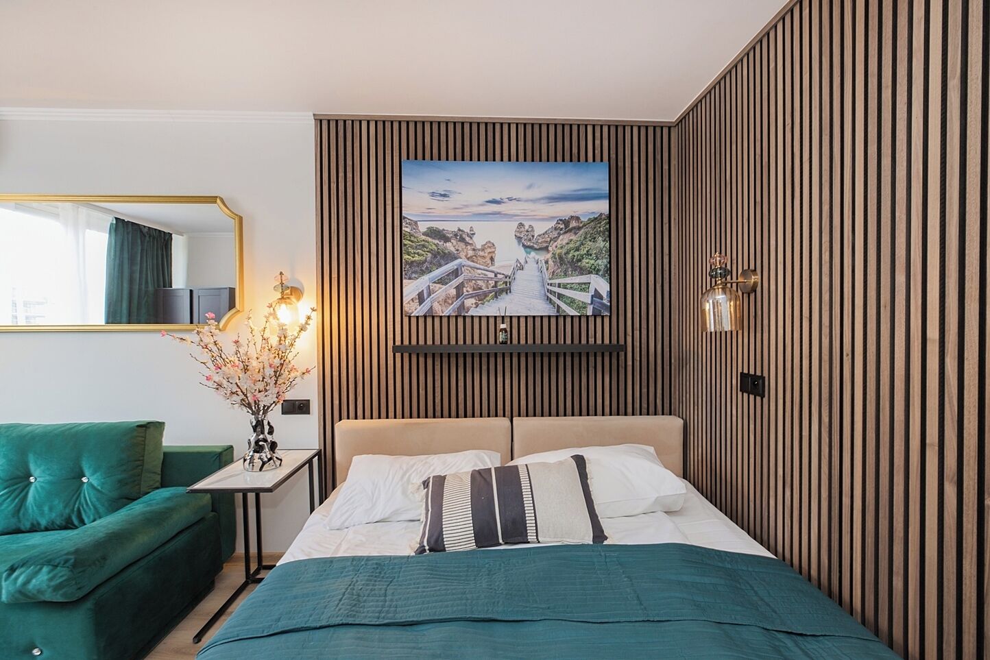 Iron/ironing board, free WiFi, bed sheets