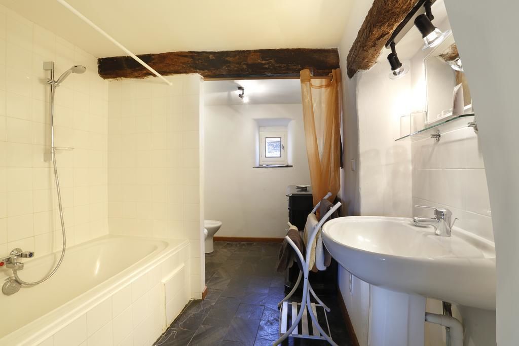 suite, ensuite | bathroom | shower, free toiletries, towels
