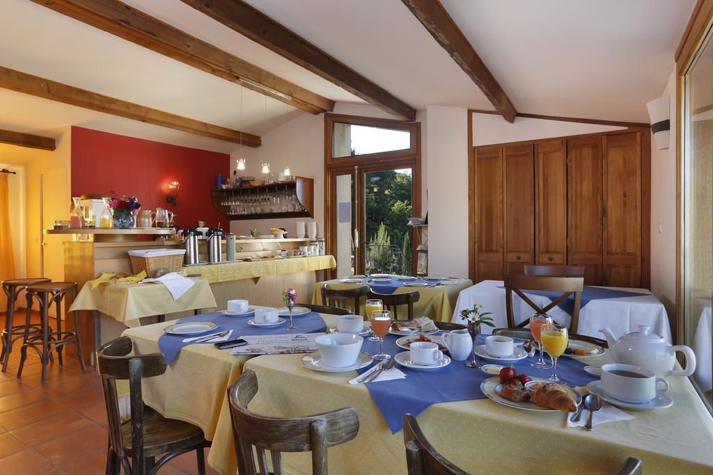 daily continental breakfast (eur 12.00 per person)