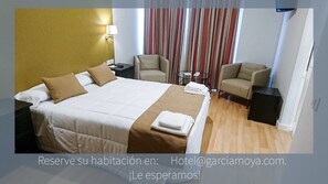 Cortinas blackout, tabla de planchar con plancha y wifi gratis