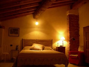1 dormitori, escriptori, wifi gratuïta i roba de llit