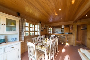 Cabaña | Servicio de comidas en la habitación