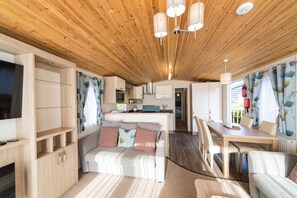 Living area - Herston Log Cabins and Holiday Lodges (Swanage)