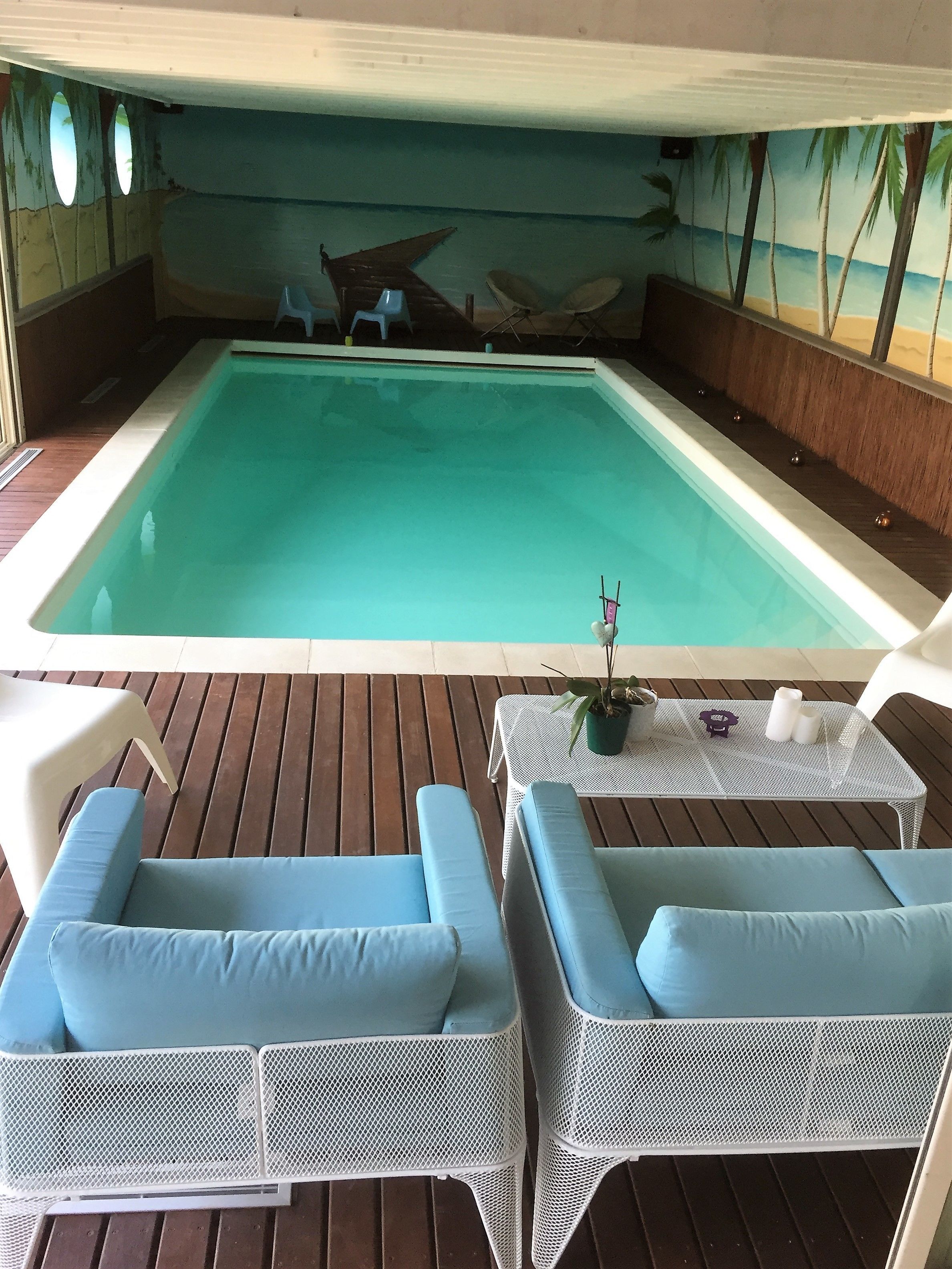 Indoor pool, sun loungers