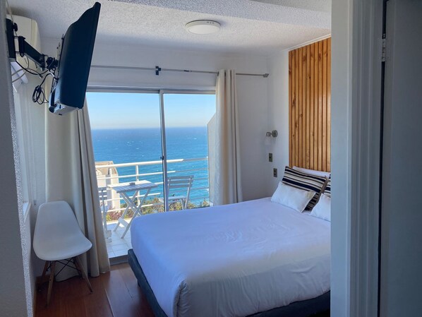 Habitación doble, 1 cama matrimonial, balcón | Wifi gratis y ropa de cama 