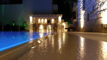 Seasonal outdoor pool, pool umbrellas, sun loungers