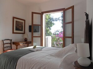 Dobbeltrom, terrasse (La Terraza) | Safe på rommet, wi-fi (inkludert) og sengetøy