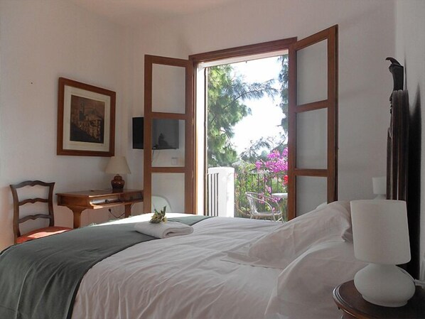 Coffres-forts dans les chambres, Wi-Fi gratuit, draps fournis