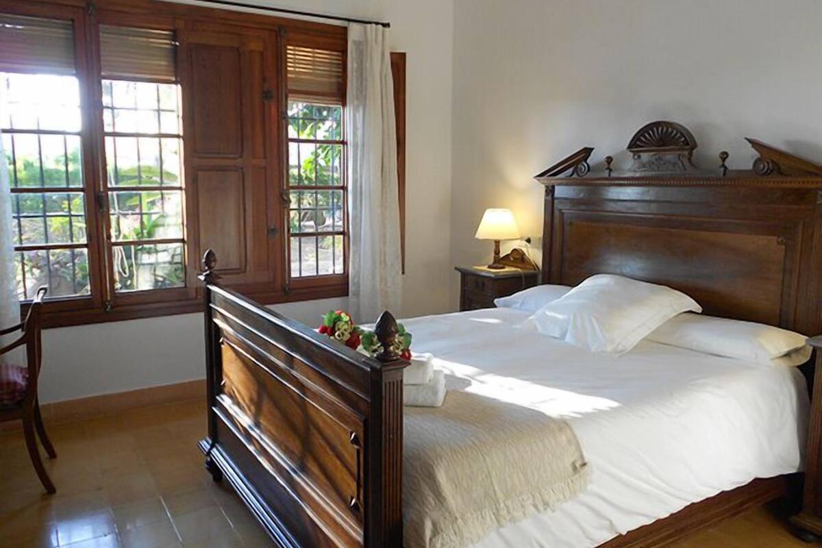 Standard Double Room (La Pinada) | In-room safe, WiFi (free), bed sheets