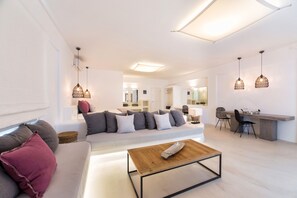 Living area - Anna Platanou Suites (Paros)
