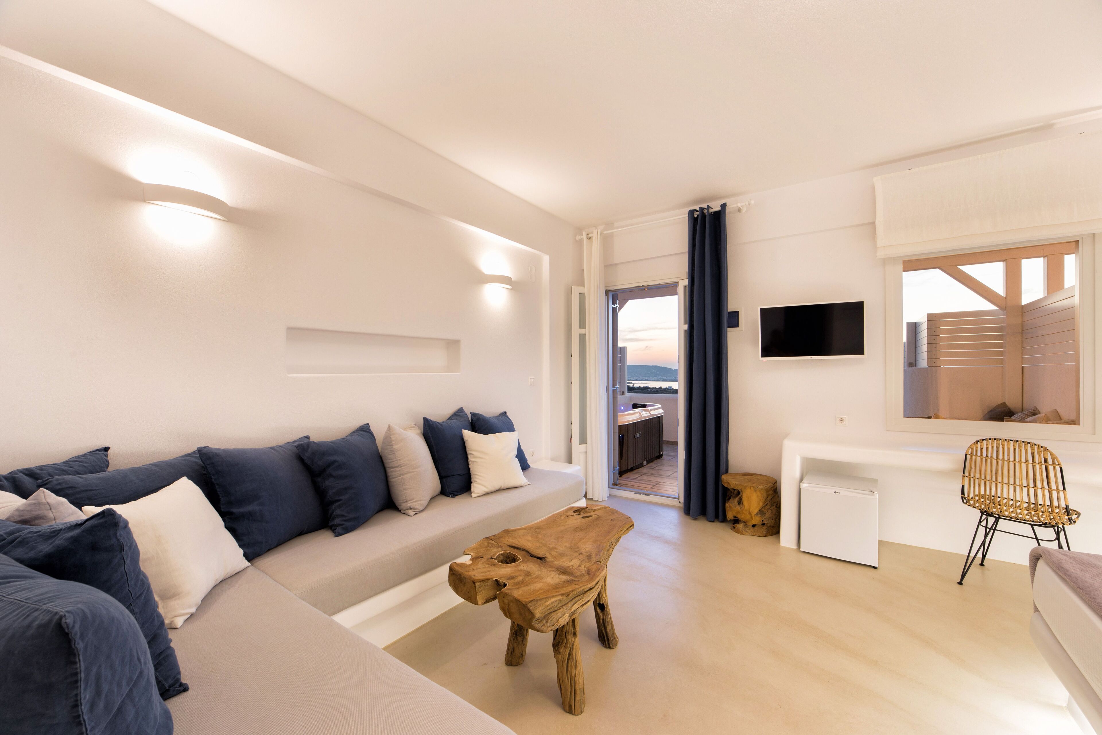 Deluxe Suite, Sea View (Outdoor Hot Tub) | Living room | Flat-screen TV