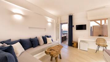 Deluxe Suite, Sea View (Outdoor Hot Tub) | Living room | Flat-screen TV