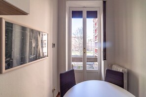 Panoramic Apartment | Living area | 40-inch flat-screen TV with digital channels, Netflix - Residenze Darsena (Milan)