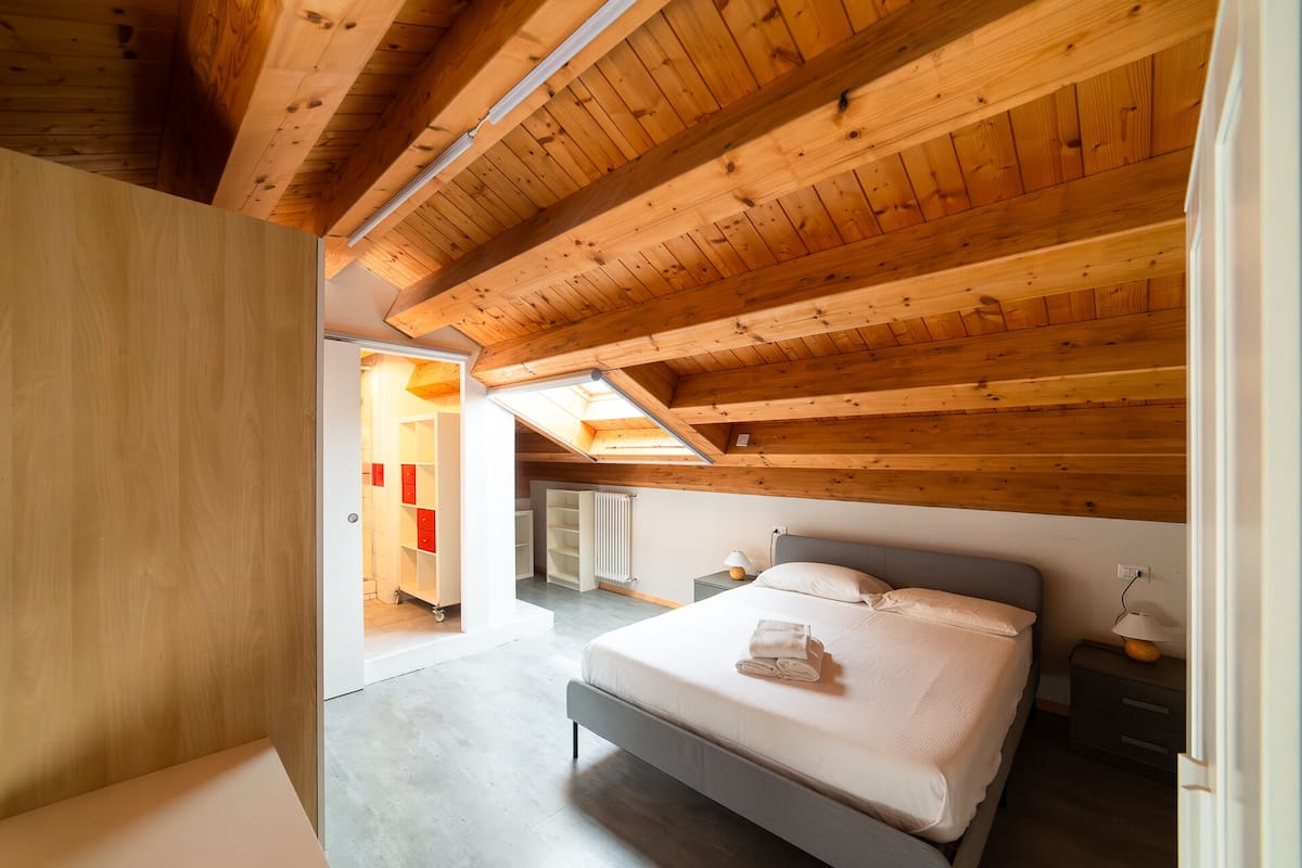 Business-Loft | 2 Schlafzimmer, Allergikerbettwaren, Daunenbettdecken, Pillowtop-Betten