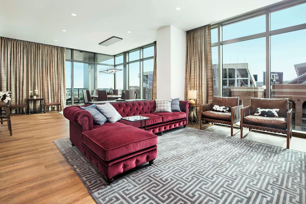 Presidential-Suite, 1 King-Bett