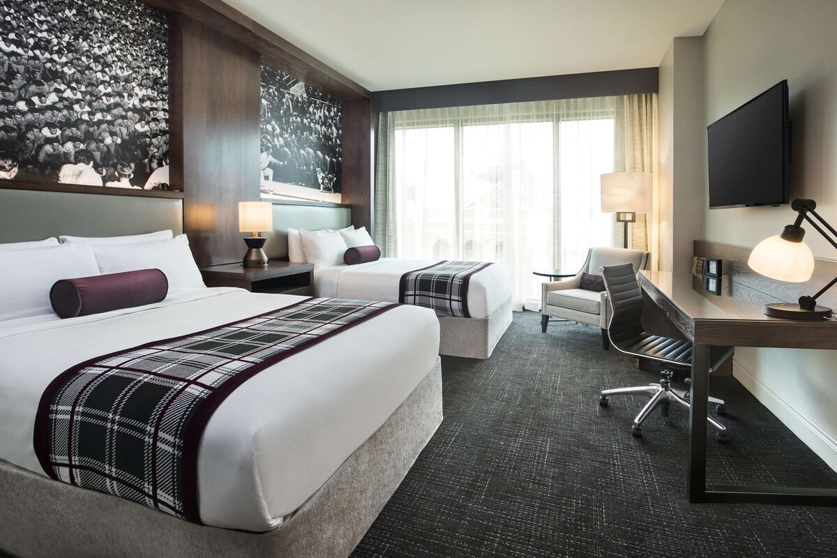In-room safe, desk, laptop workspace, blackout drapes