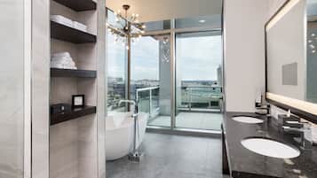 Shower, free toiletries, hair dryer, bathrobes