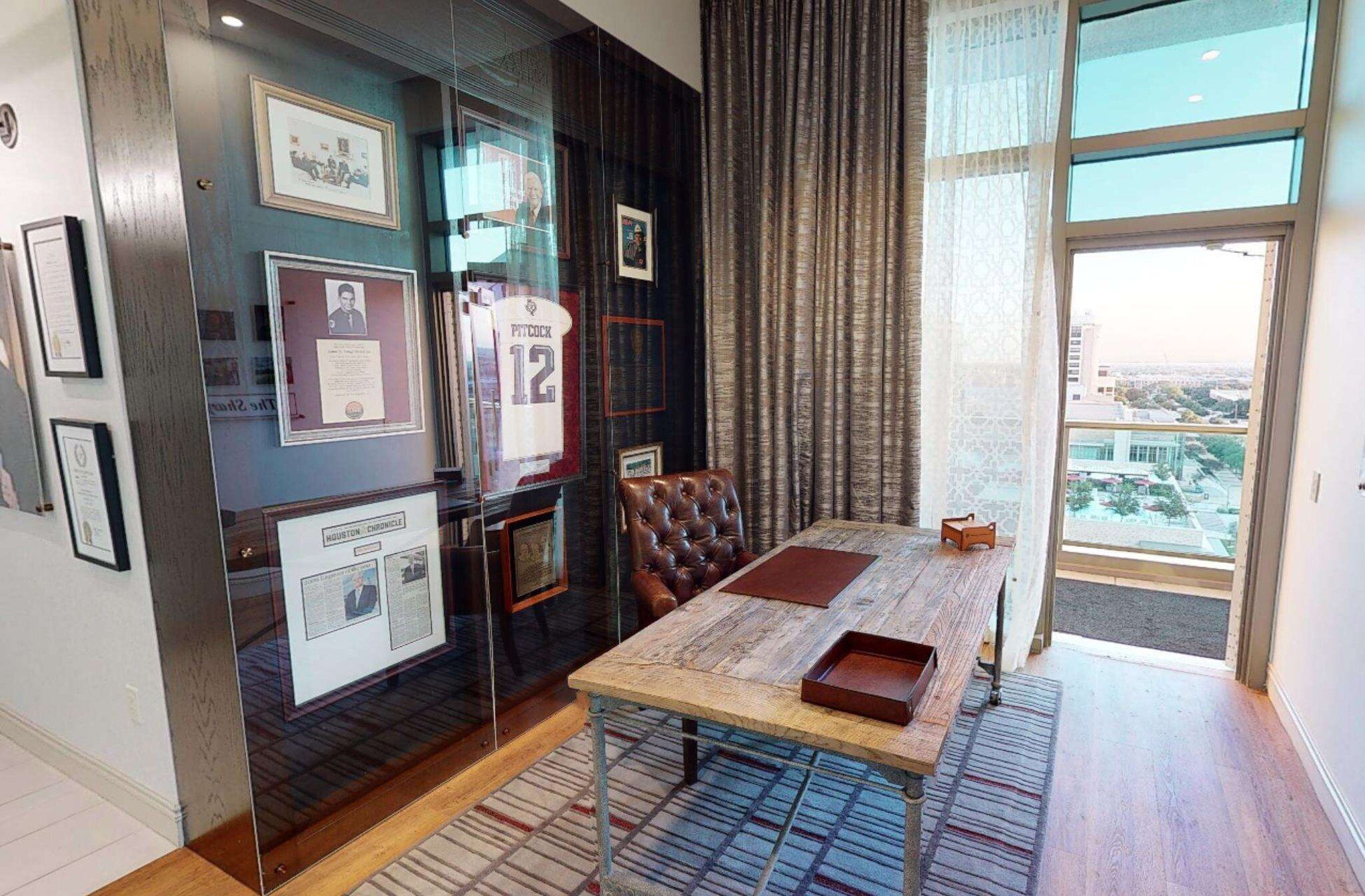 Presidential Suite, 1 King Bed | In-room safe, desk, laptop workspace, blackout drapes
