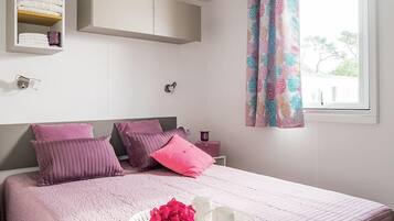 Mobile Home (Mercure) | In-room safe, individually decorated, individually furnished