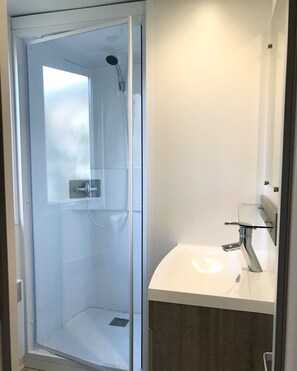 Mobile Unterkunft (Twini) | Badezimmer | Dusche