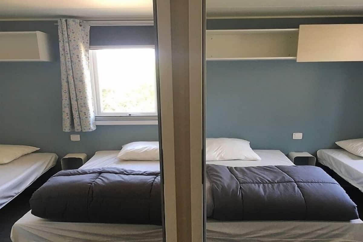Stacaravan (Riviera) | Een kluis op de kamer, individueel gedecoreerd, individueel gemeubileerd