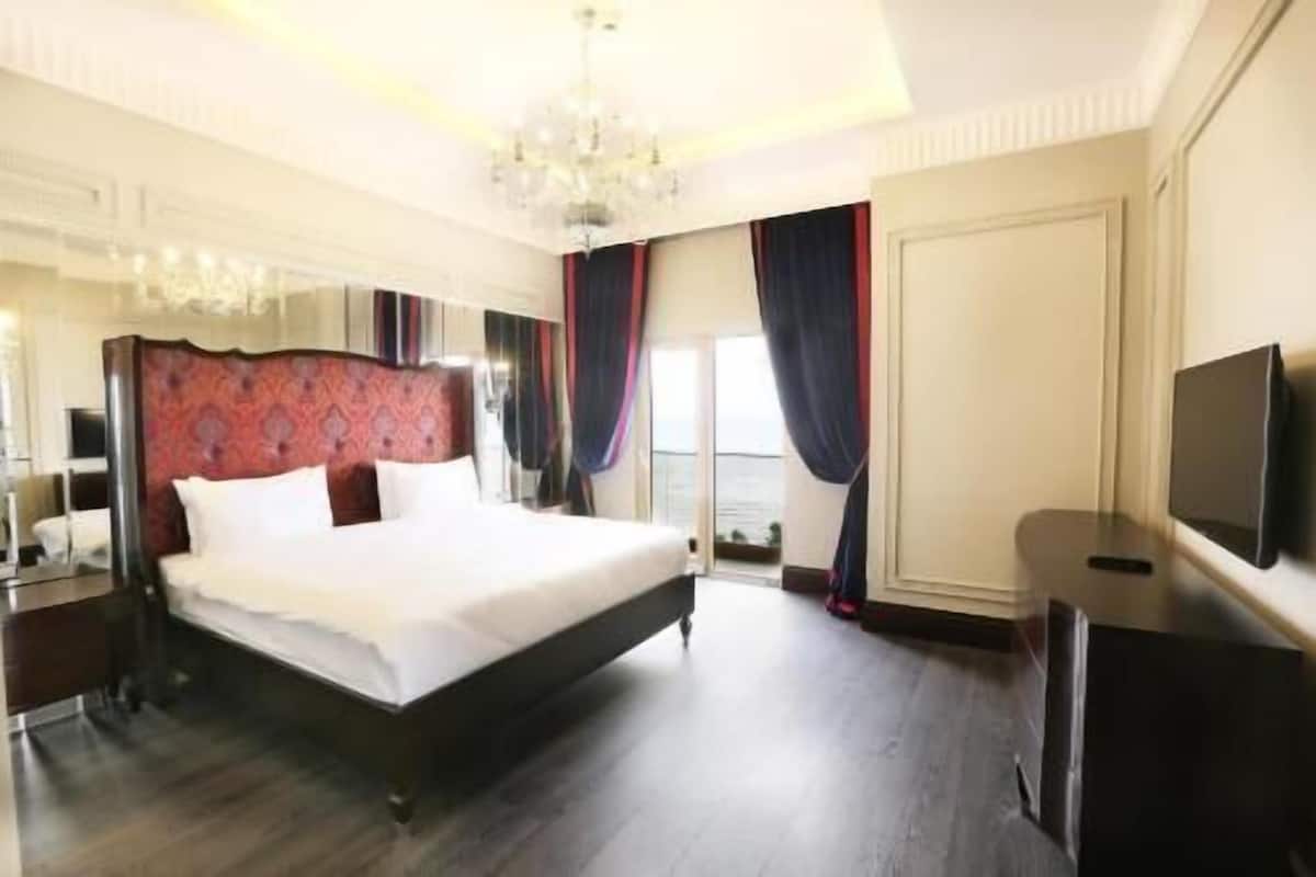Surmatelas, coffres-forts dans les chambres, bureau