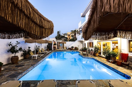 Seasonal outdoor pool, sun loungers