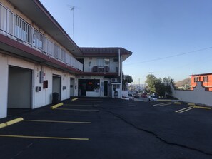 Interior - Hotel Guillen Jr (Tijuana)