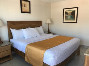 Room, 1 Bedroom | Desk, iron/ironing board, free WiFi - Hotel Guillen Jr (Tijuana)