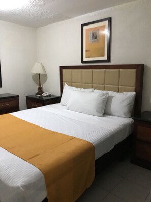 客房, 1 间卧室 | 办公桌、熨斗/熨板、免费 WiFi