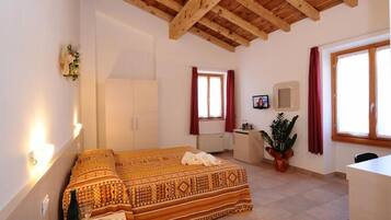 Doppel- oder Zweibettzimmer