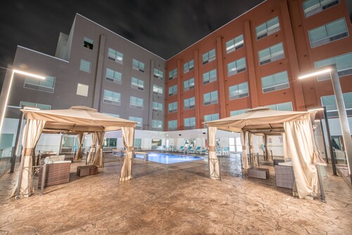 Holiday Inn Express and Suites Houston Westchase - Westheimer by IHG