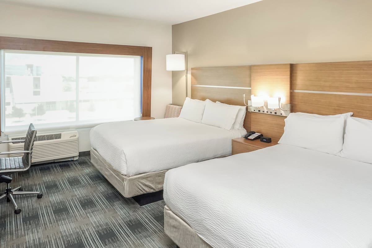 1 bedroom, premium bedding, pillowtop beds, in-room safe