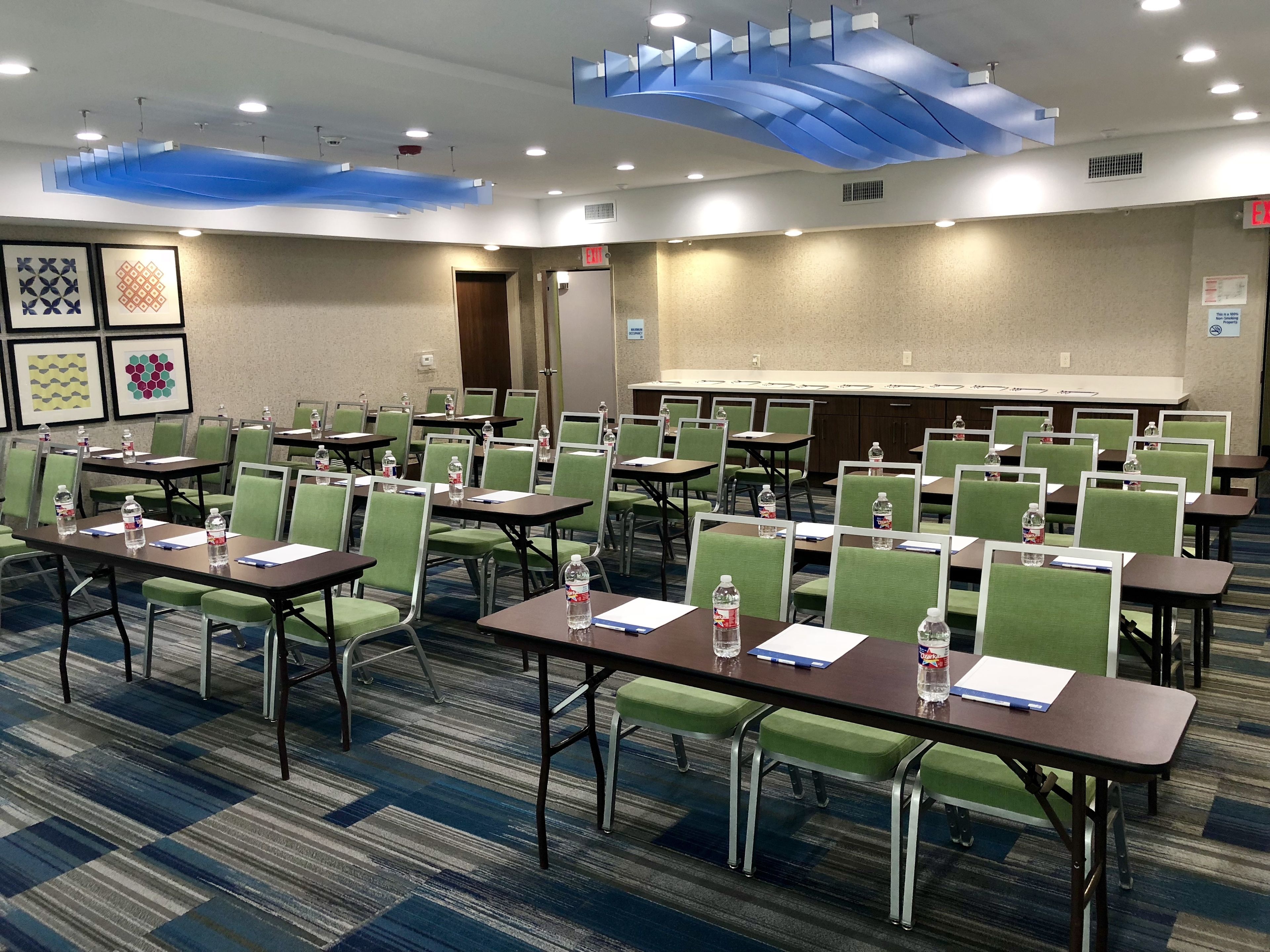 Photo - Holiday Inn Express & Suites - Houston Westchase - Westheimer by IHG