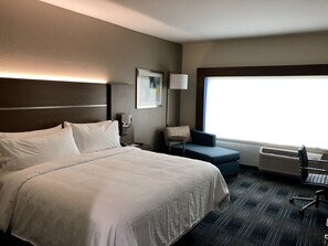 Premium bedding, pillowtop beds, in-room safe, desk - Holiday Inn Express and Suites Houston Westchase - Westheimer by IHG (Houston)