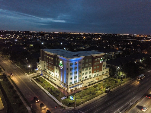 Holiday Inn Express and Suites Houston Westchase - Westheimer by IHG