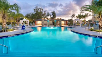 Outdoor pool, pool loungers