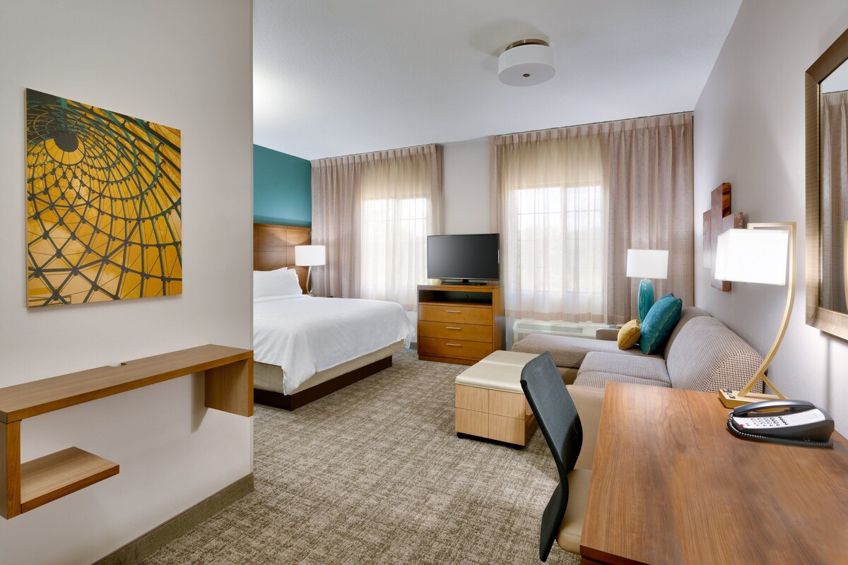 Skrivebord, skrivebord for bærbar PC og blendingsgardiner